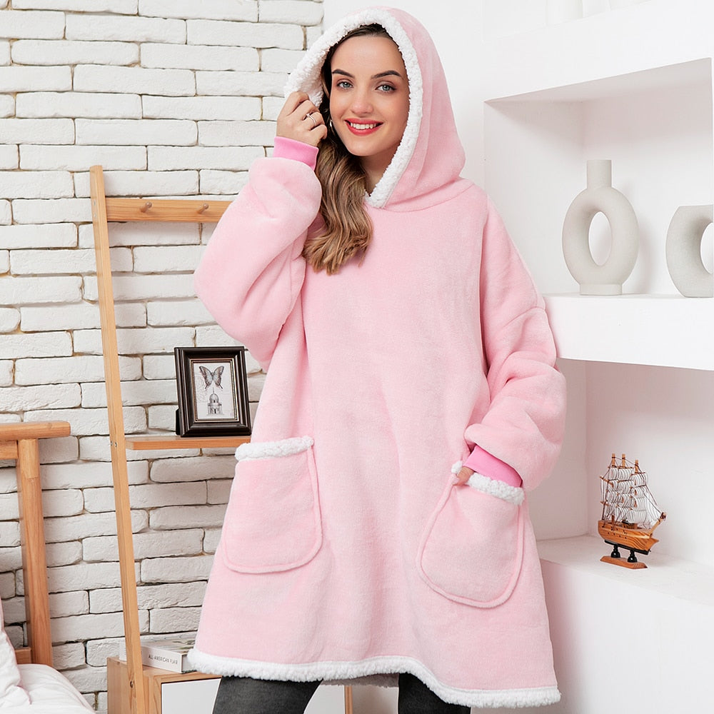 Ultraweiche Fleece- und Woll-Decke mit Kapuze für Komfort und Wärme zu Hause