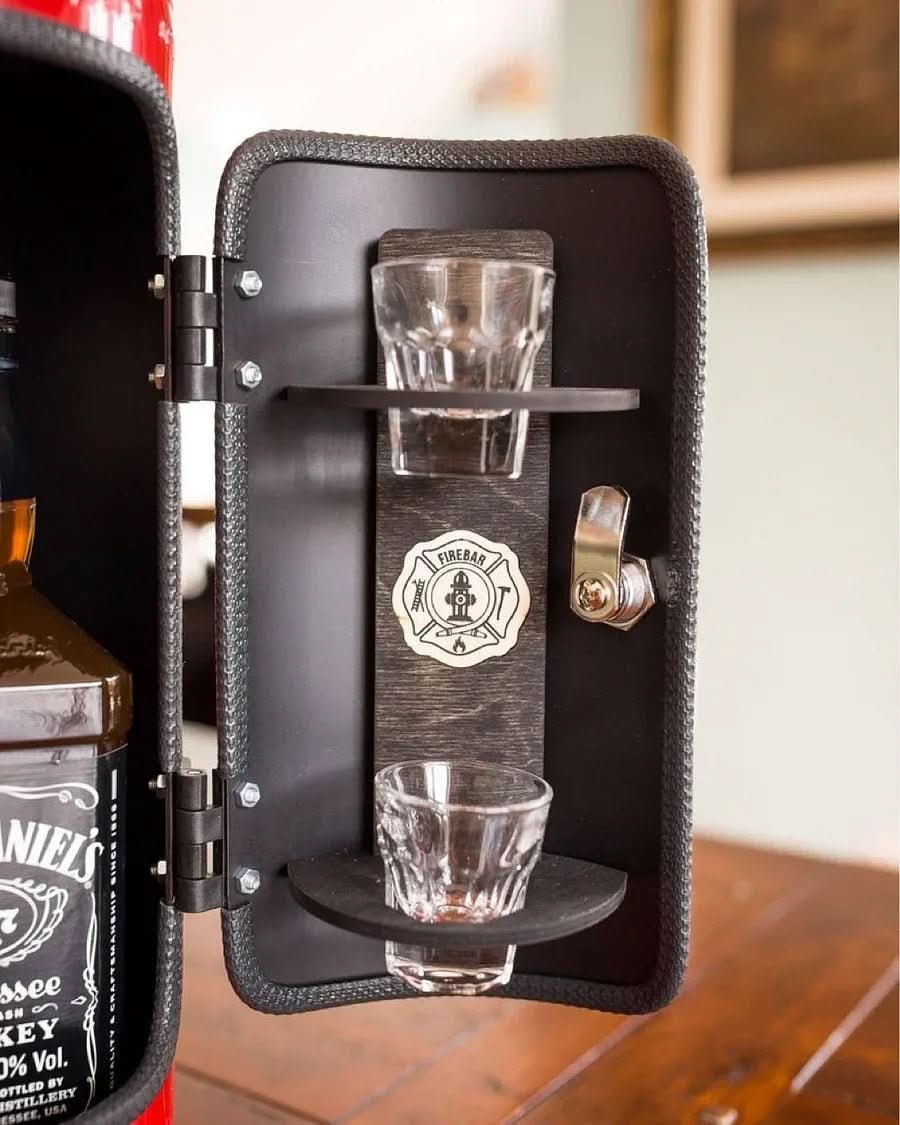 Versteckte FeuerBar – Versteckte Mini-Bar im Feuerlöscher-Design für stilvolle Getränkeaufbewahrung