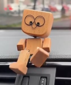 Holz-Dekorationsfigur mit Beweglicher Wippfunktion und Wechselbaren Gesichtern