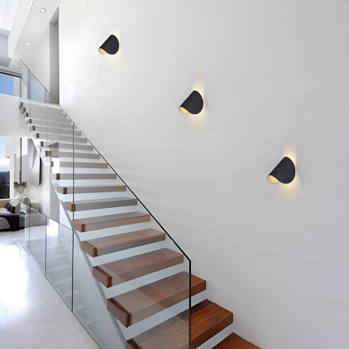 Drehbare Metall-Wandlampe mit Gebogenem Design, Ideal für Jeden Raum