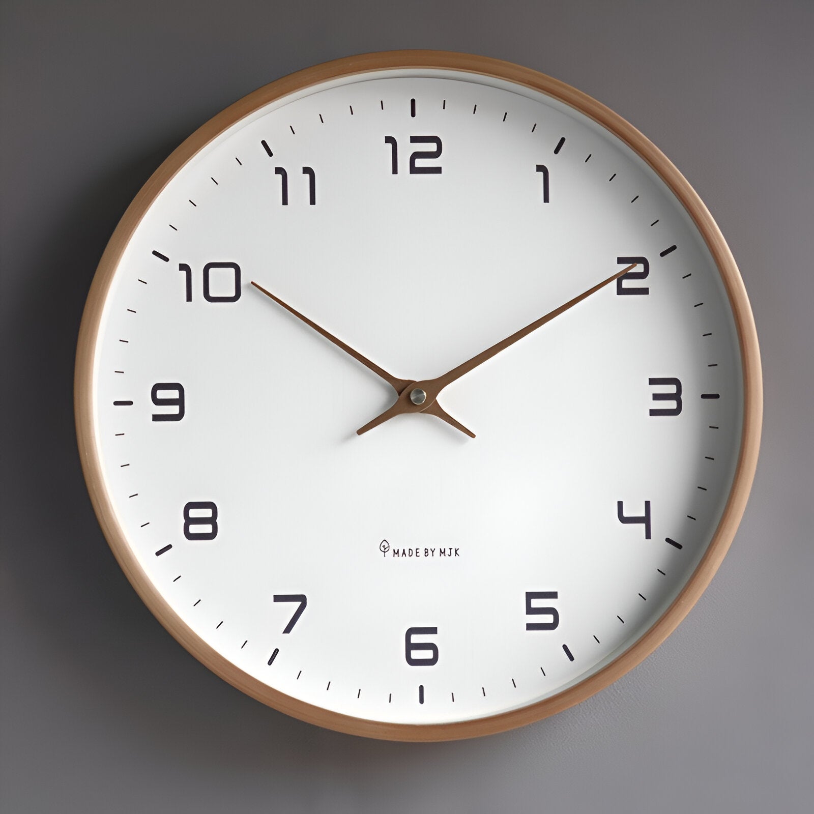 EleQuartz Runde Wanduhr – Skandinavische Uhr aus Holz | Minimalistisches Design für Wohnzimmer, Büro oder Küche