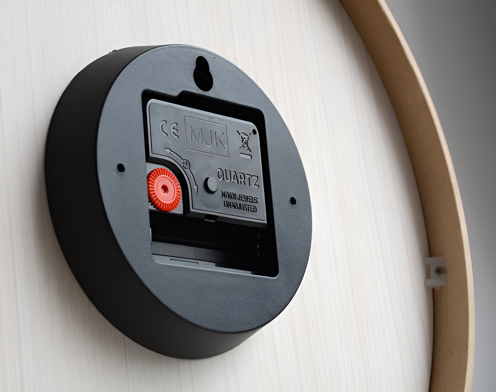 EleQuartz Runde Wanduhr – Skandinavische Uhr aus Holz | Minimalistisches Design für Wohnzimmer, Büro oder Küche