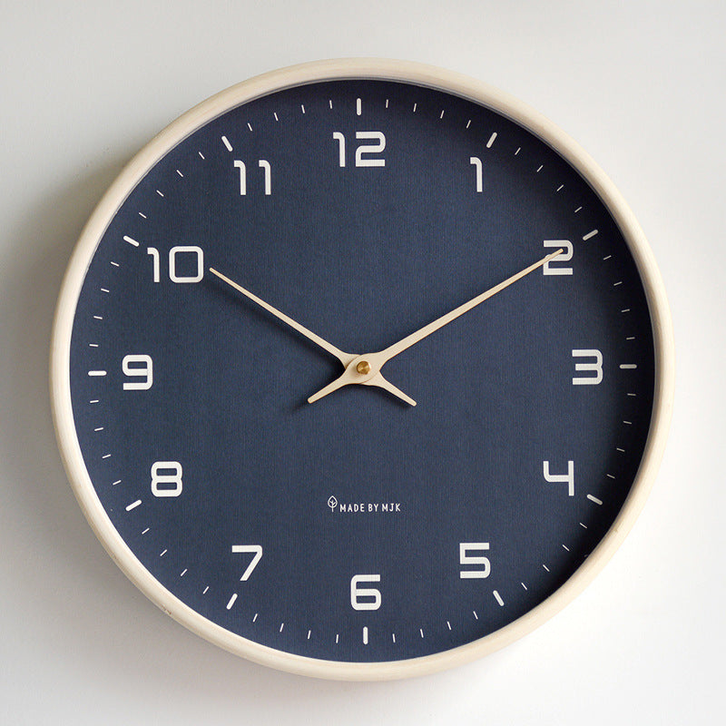 Minimalistische Analoge Wanduhr für Moderne Innenräume