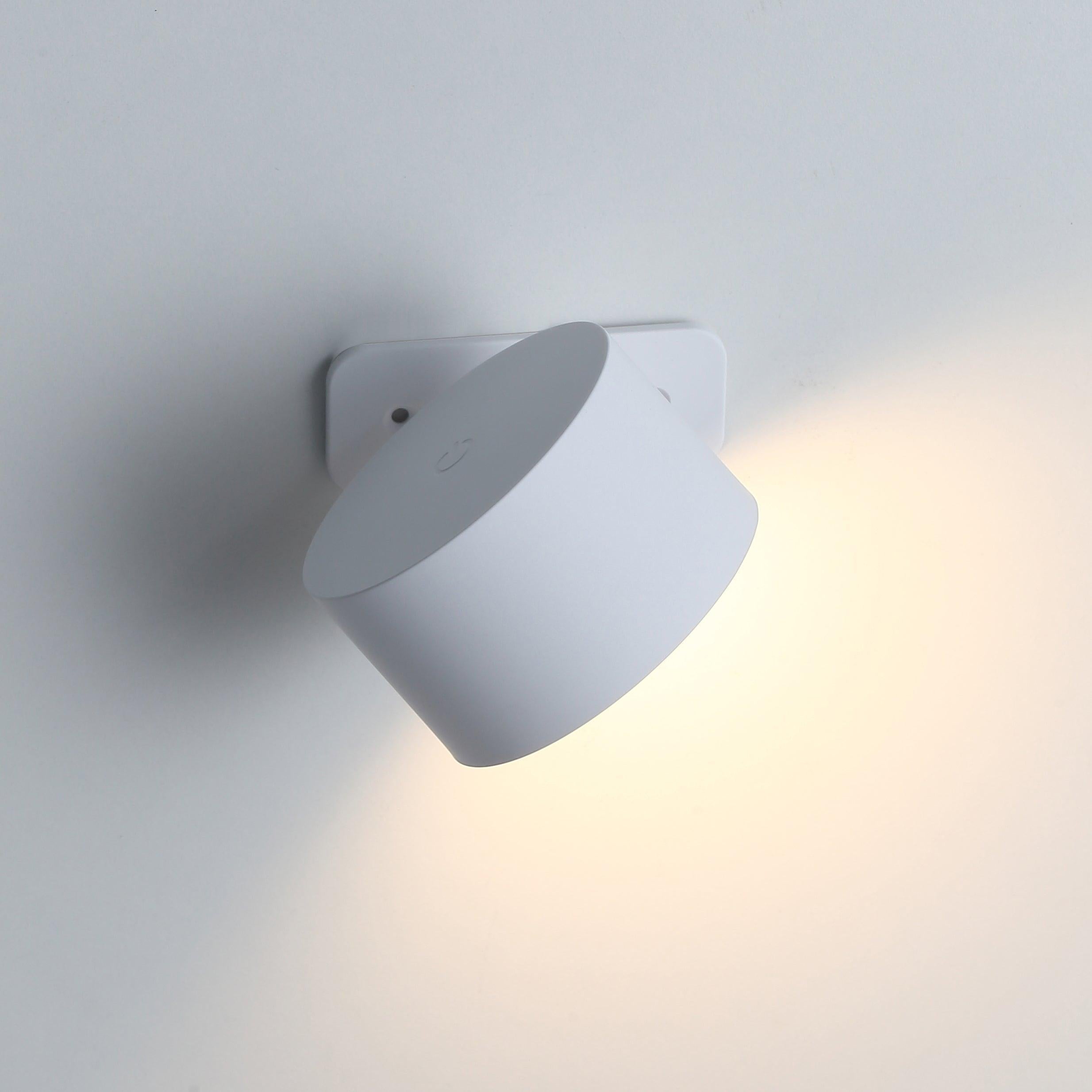 Ticky Magnetische Wandleuchte Weiß