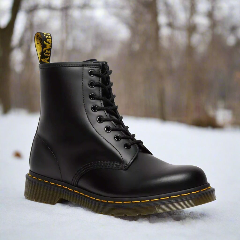 Trendige Kampfstiefel im klassischen Design