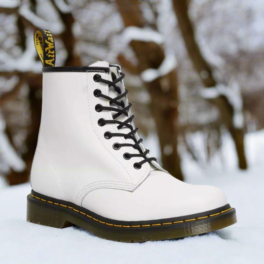 Trendige Kampfstiefel im klassischen Design