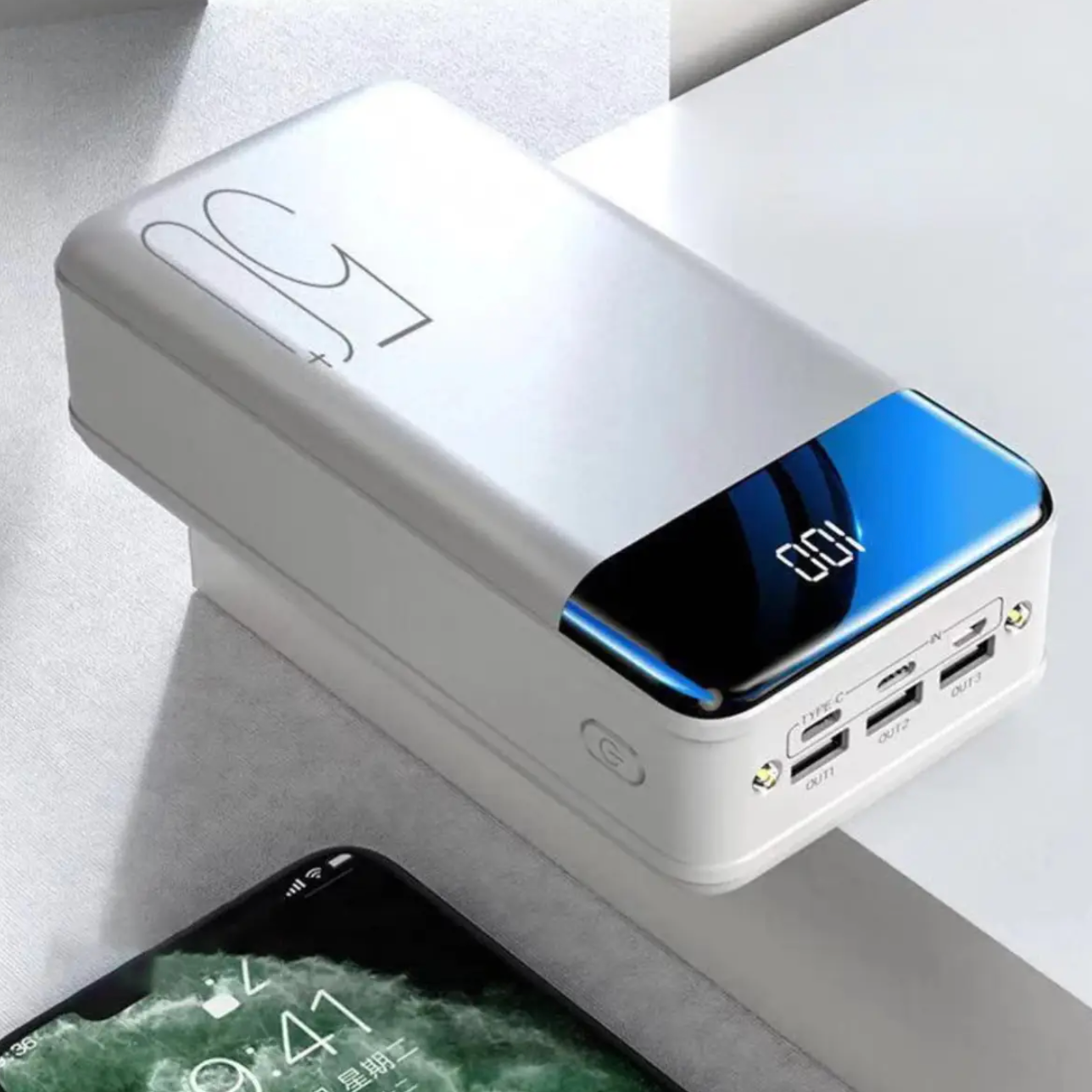Powerbank 100.000 mAh mit Schnellladung - Tragbare Stromlösung für Reisen und Notfälle