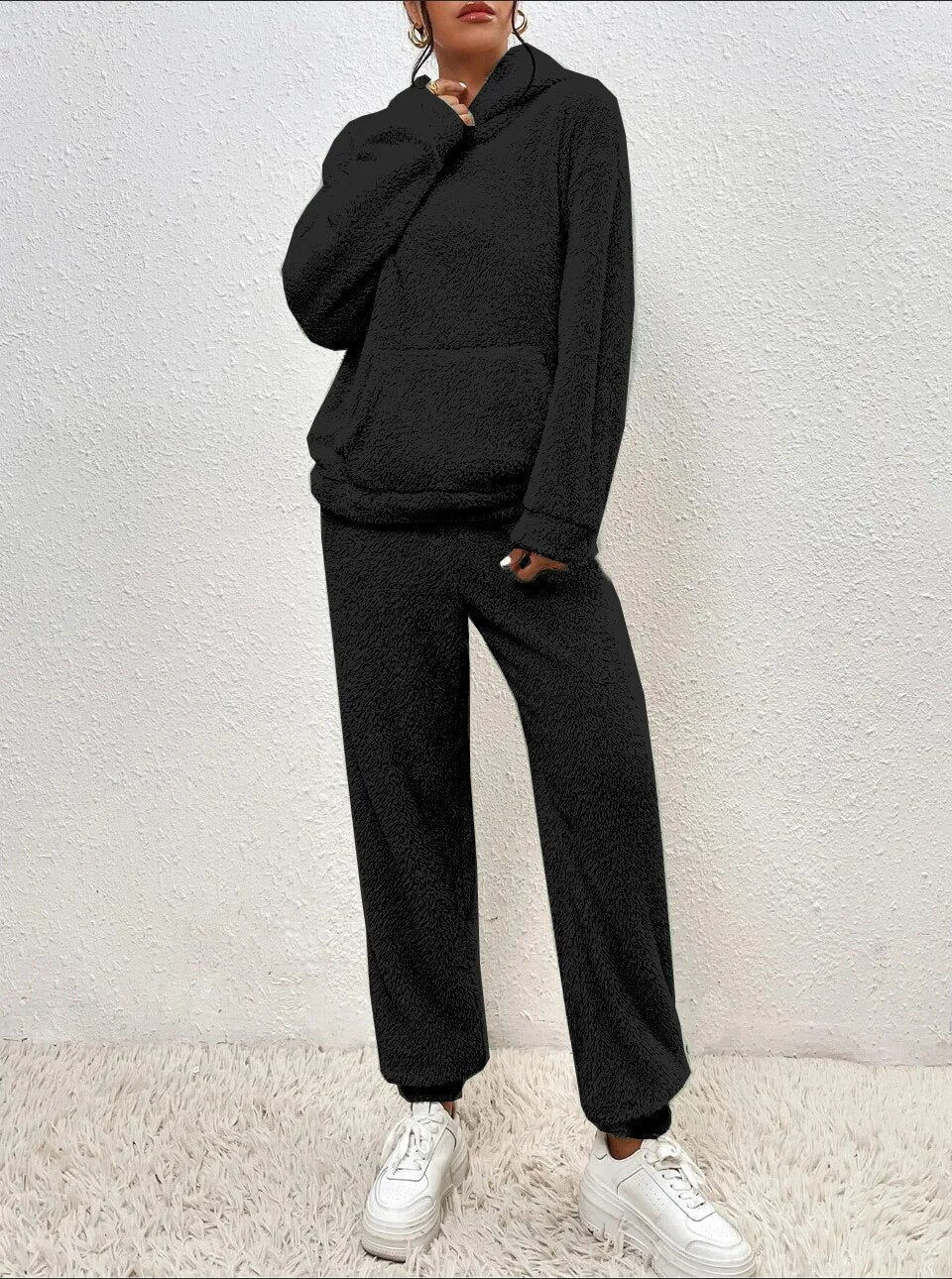 CozyTeddy Lounge Set – Warmer Hoodie und Hose aus weichem Teddy-Stoff mit Kängurutasche