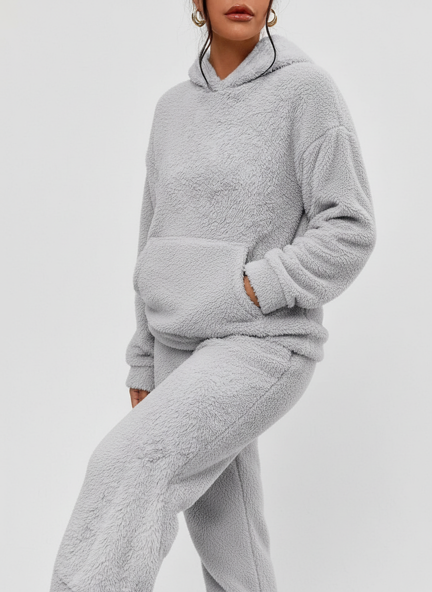 CozyTeddy Lounge Set – Warmer Hoodie und Hose aus weichem Teddy-Stoff mit Kängurutasche