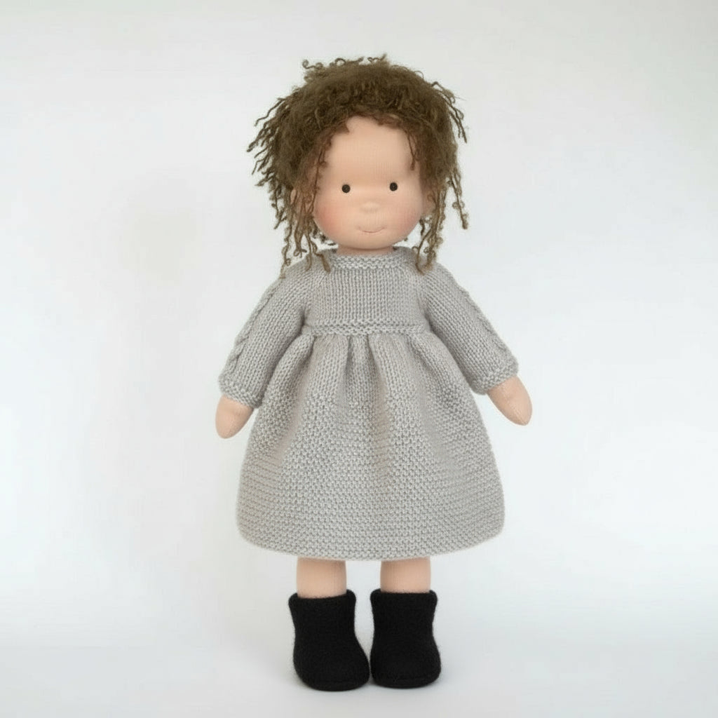 Elora Handgemachte Waldorf-Puppe – Natürliche Baumwoll-Kuschelpuppe für kreatives Spiel