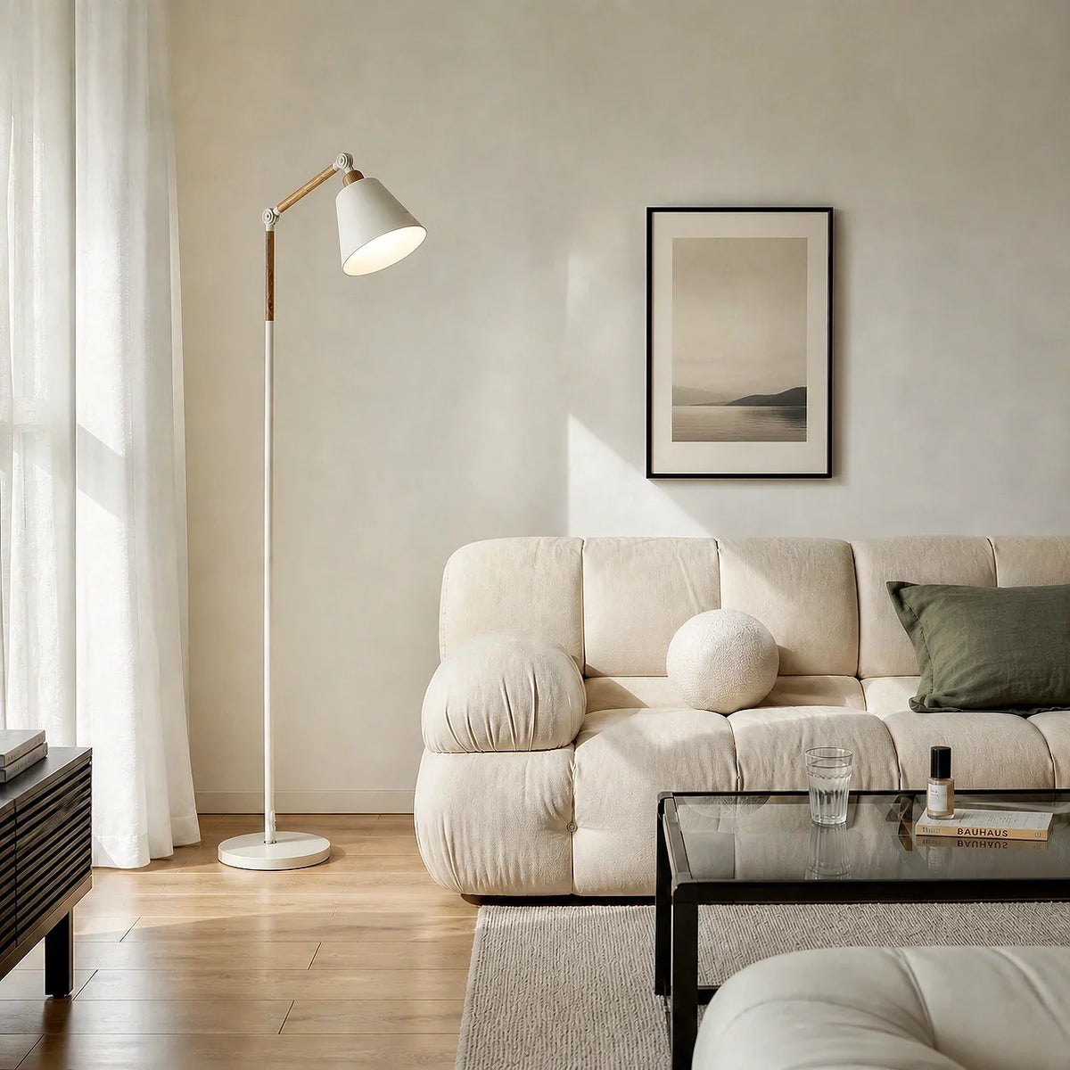 Nordic Stehlampe – Minimalistisches Design mit Verstellbarem Lampenkopf