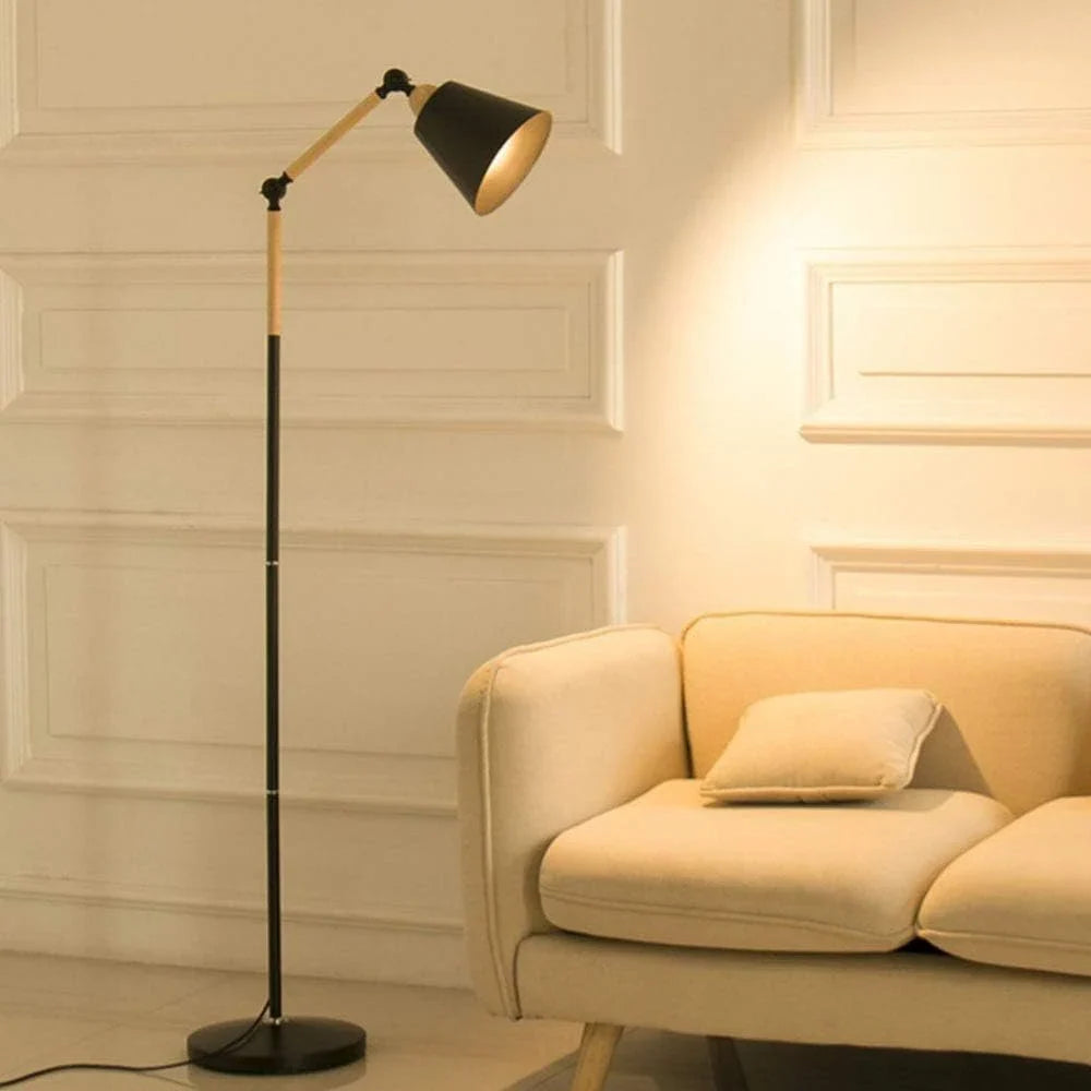 Nordic Stehlampe – Minimalistisches Design mit Verstellbarem Lampenkopf