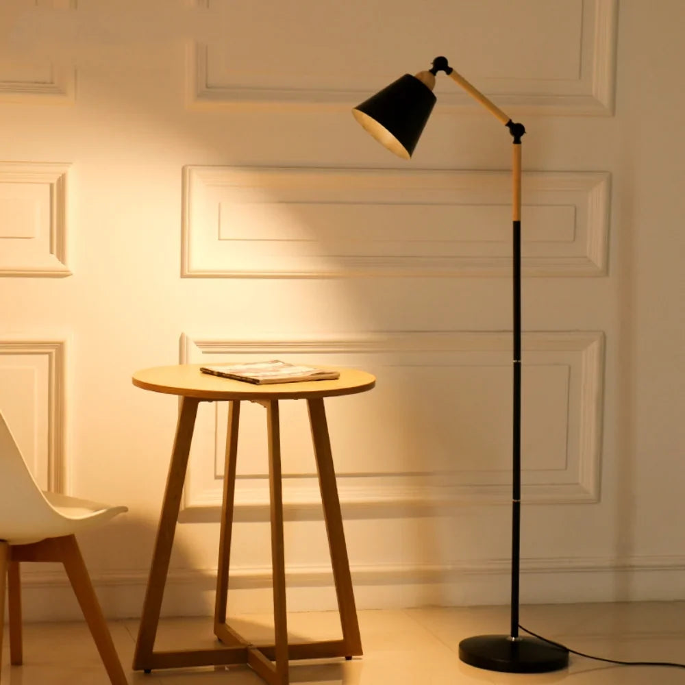 Nordic Stehlampe – Minimalistisches Design mit Verstellbarem Lampenkopf