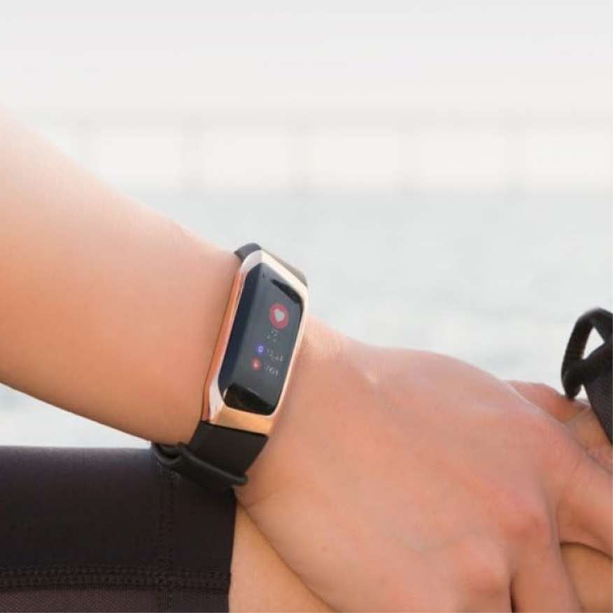 Wasserdichte Smartwatch für Frauen IP67 mit Herzfrequenzüberwachung