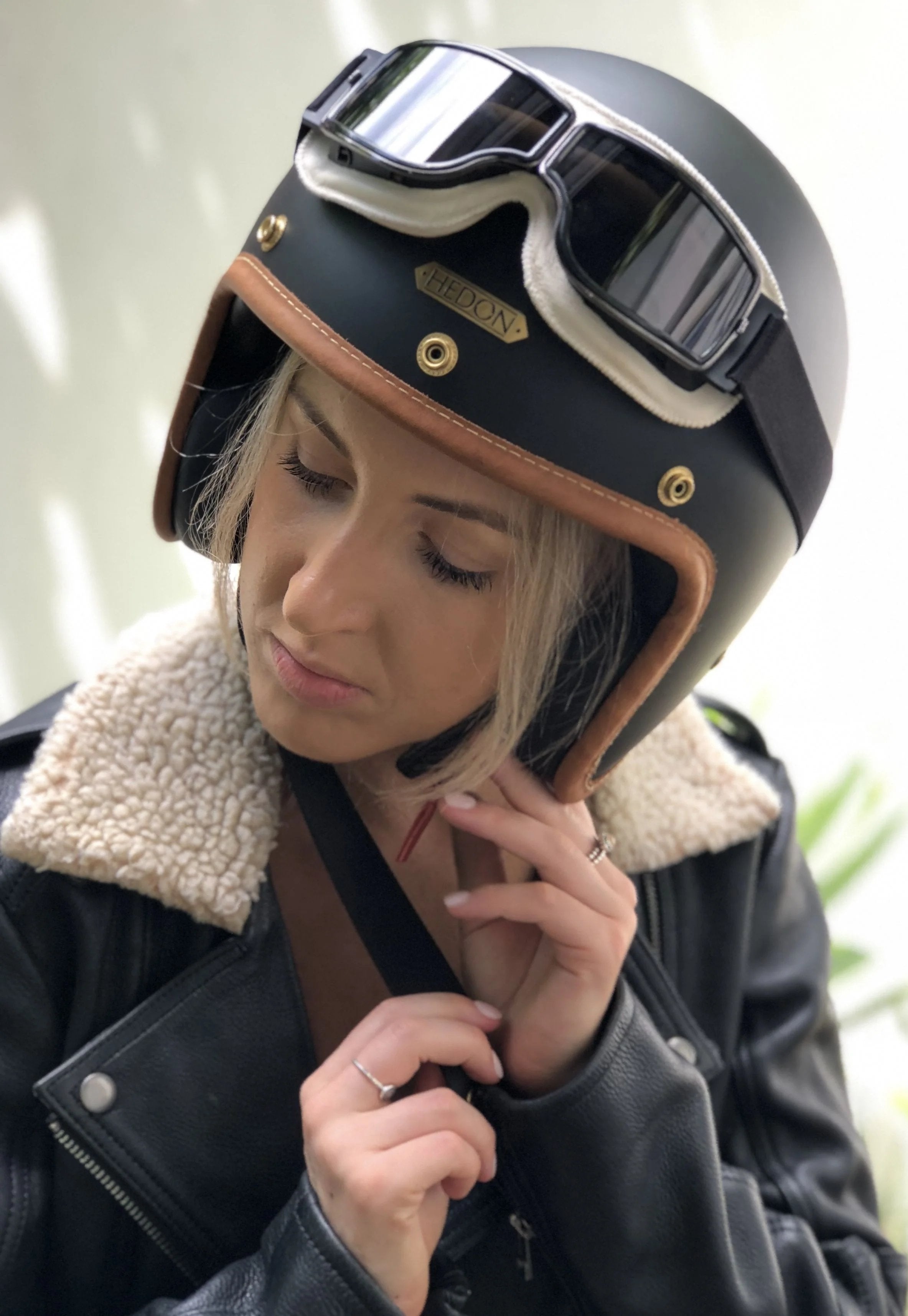 Motorradbrille | UV-Schutz | Stoßfest & Verstellbar | RetroGoggles