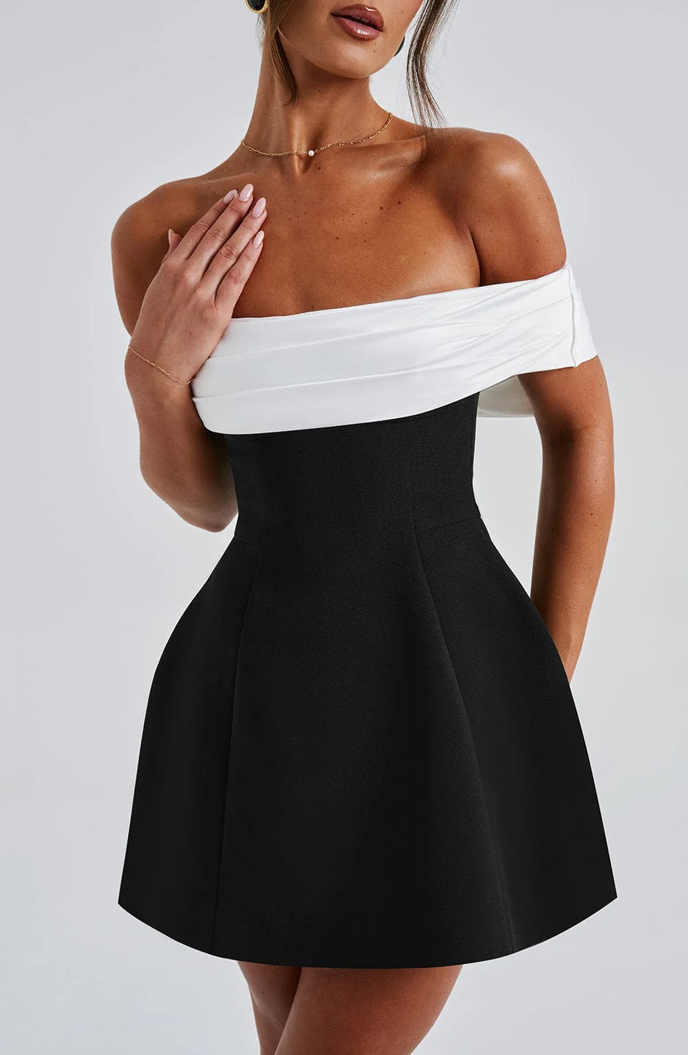 NoirElegance Abend-Minikleid | Ein schickes und vielseitiges Kleid für unvergessliche Abende