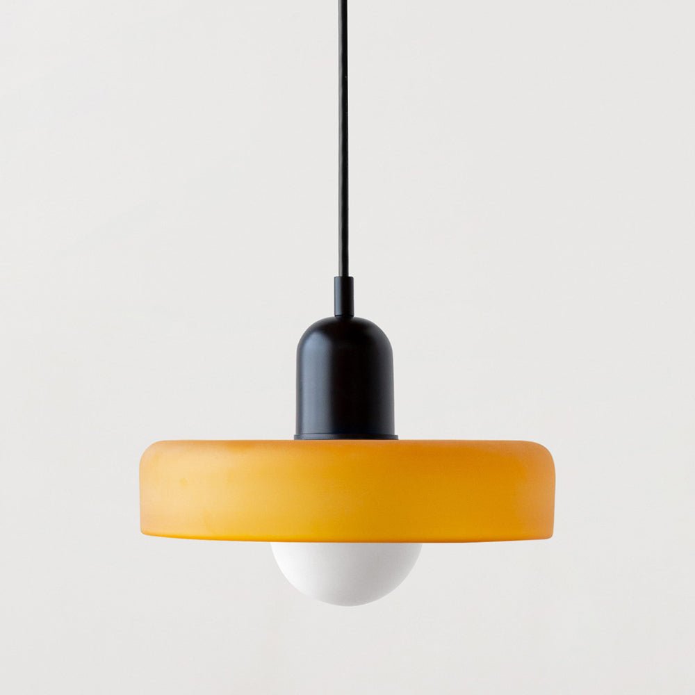 Bauhaus Hängeleuchte aus Buntglas für modernes Interieur