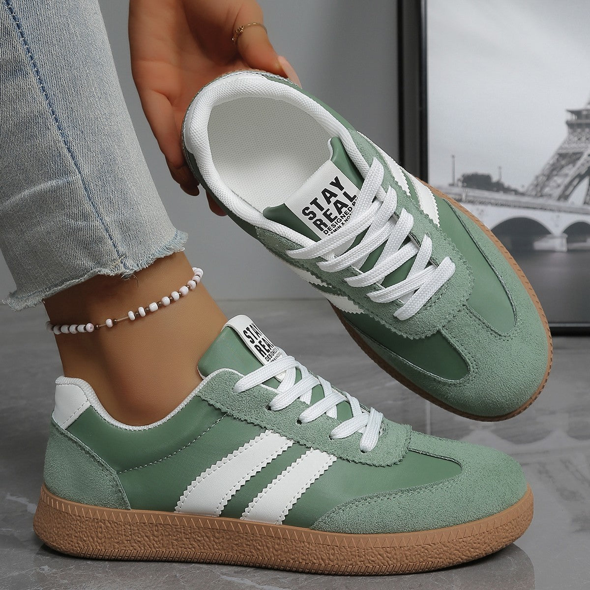 Schicke orthopädische Sneakers mit einzigartigem Design