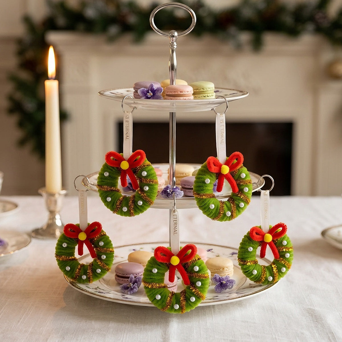 Dekorative Weihnachtskranz – Klassische Weihnachtsdekoration für Tür und Wand
