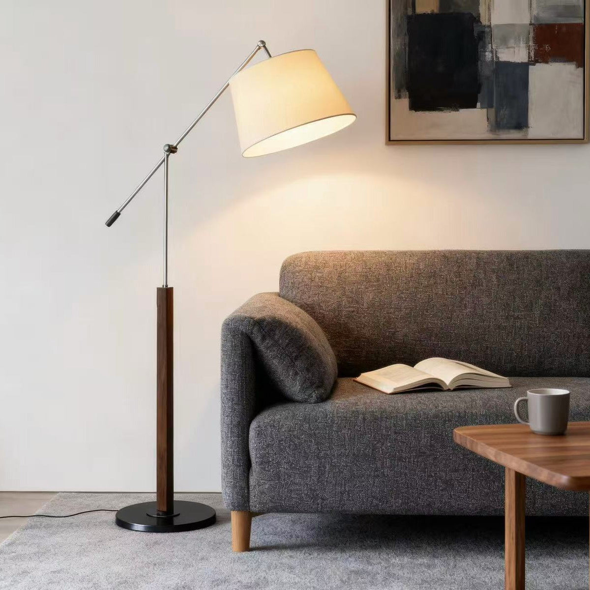 Verstellbare Stehlampe mit Dreharm – Funktionale Designlampe