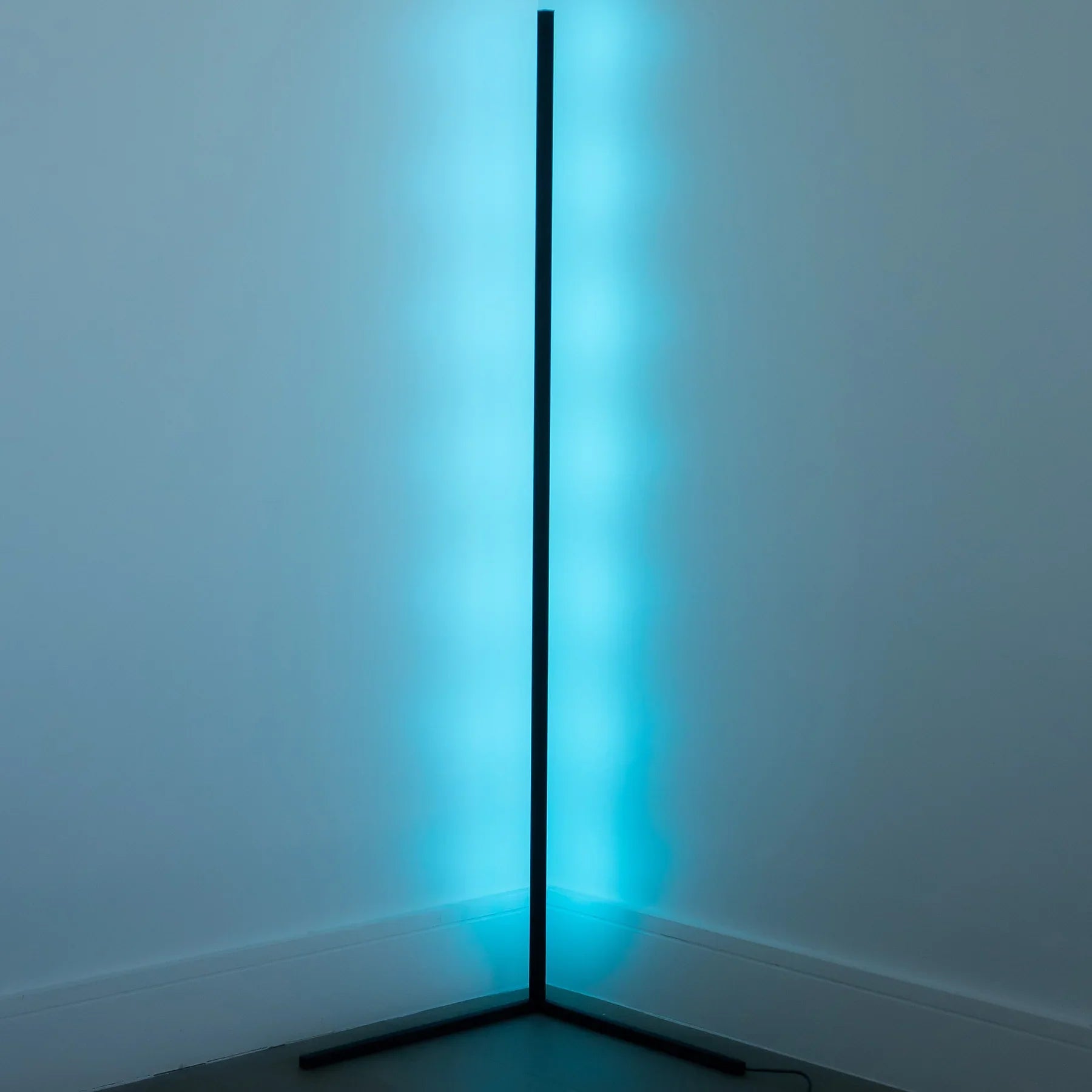 Eck-Stehlampe