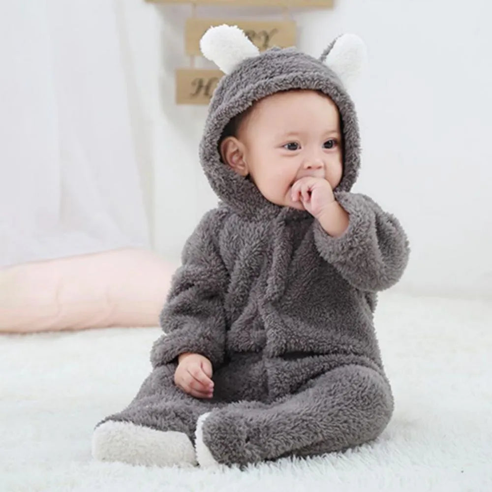 SnuggleTots – Warme Fleece Babystrampler für Neugeborene