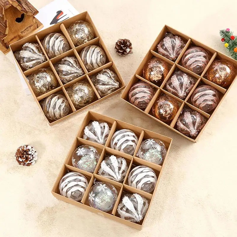 GlansFeest Weihnachts-Hängedekorationen – Set aus 9 Kunststoff-Ornamenten mit Schneeflocken- und Ball-Design