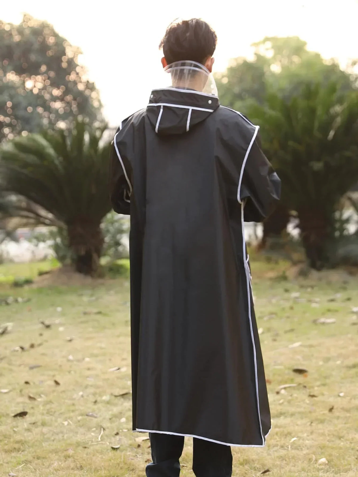 Unisex Wasserdichter Lange Regenponcho – Vollkörper Kapuzenregenjacke mit Reflektierender Verarbeitung