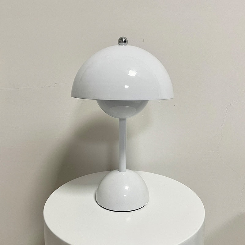 Bud LED-Tischlampe – Metall, modern, 220V