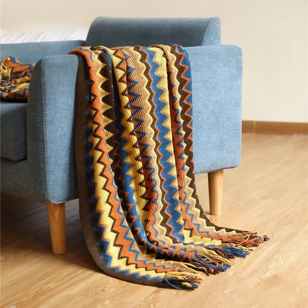 Boho Plaid mit Fransen – Weiche Decke mit Geometrischem Muster in Warmen Farben