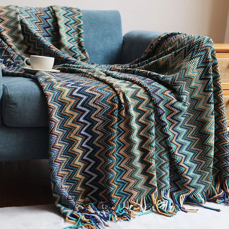 Boho Plaid mit Fransen – Weiche Decke mit Geometrischem Muster in Warmen Farben