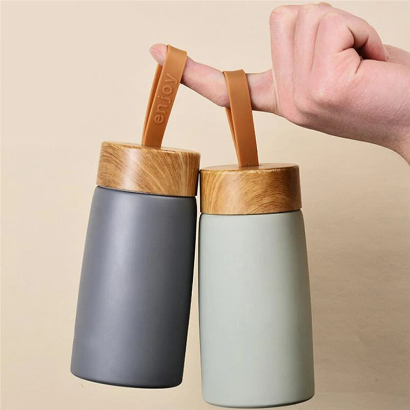 Isolierte Kaffeetasse im skandinavischen Stil 6 Stunden Wärme
