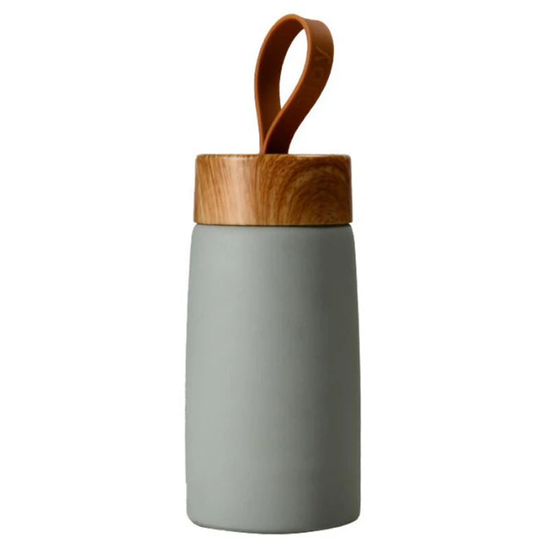 Isolierte Kaffeetasse im skandinavischen Stil 6 Stunden Wärme