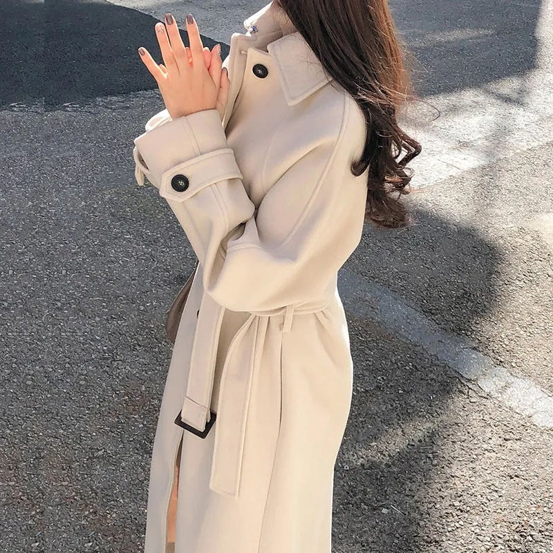 Eleganter langer Wintermantel für Damen