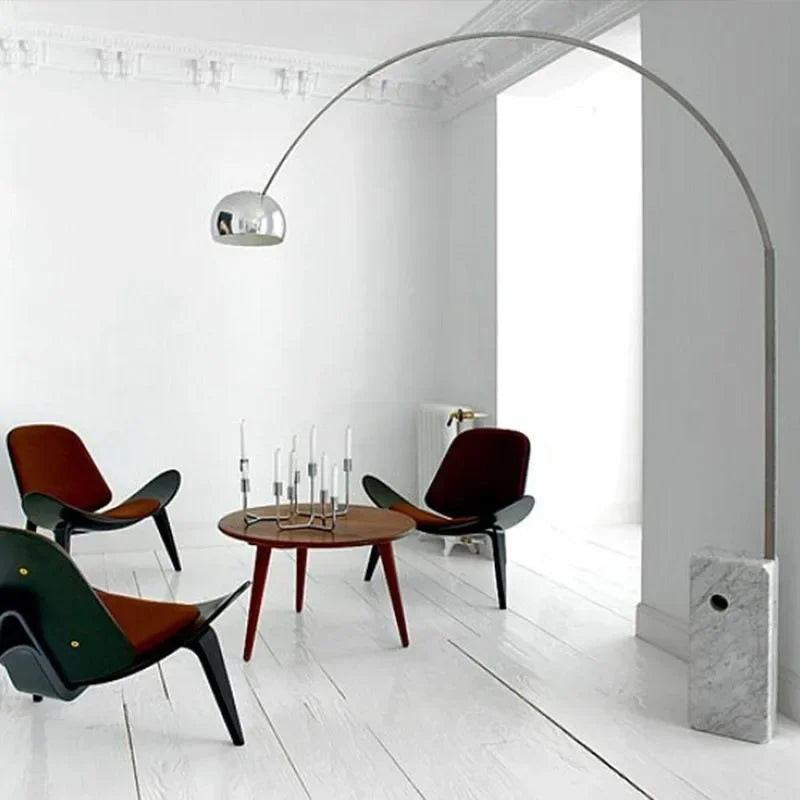 Italienische Arco Stehlampe – Modernes Design für das Wohnzimmer