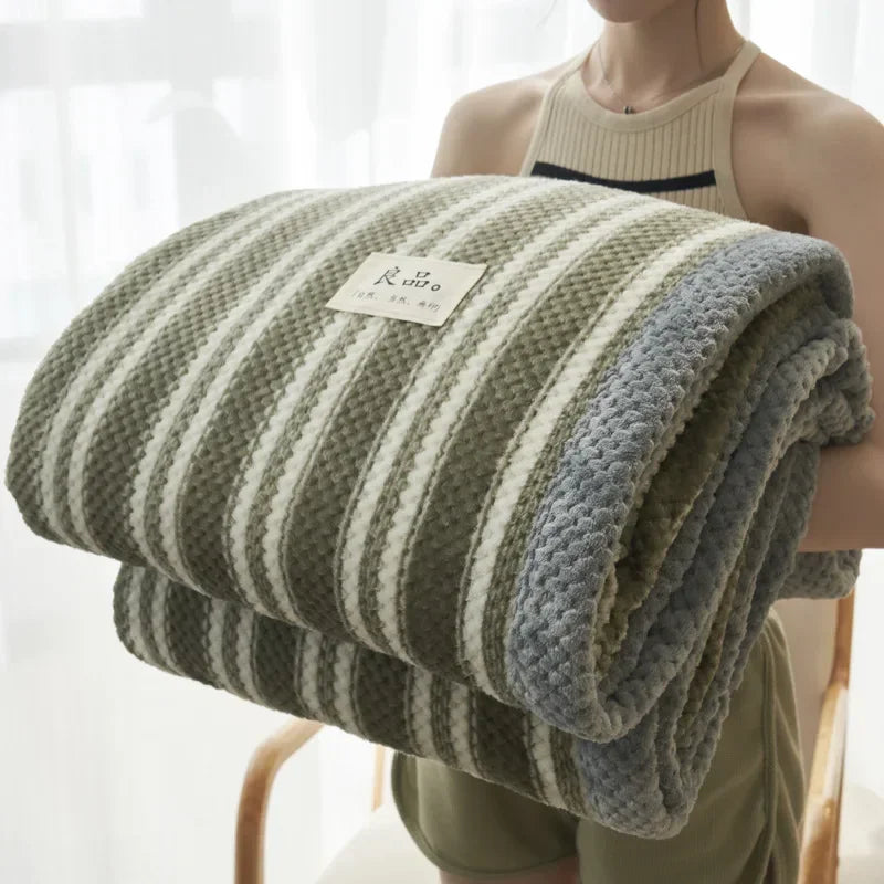 Karierte Decke – Weiche Plaid für Sofa und Bett mit Klassischem Schachbrettmuster