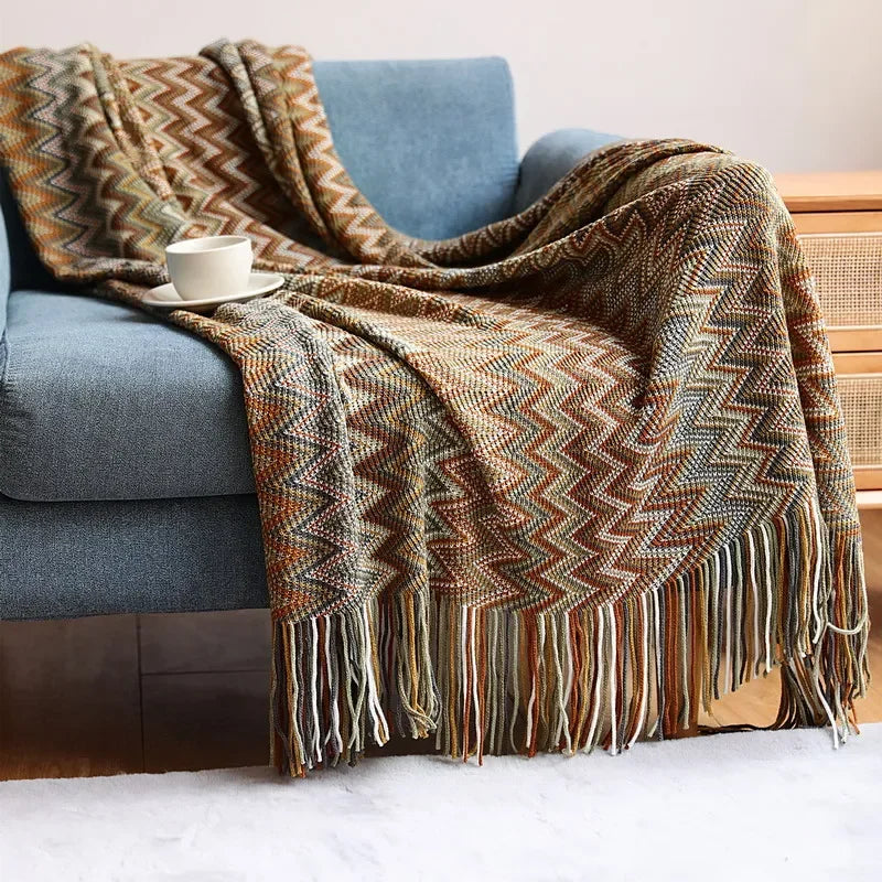 Boho Plaid mit Fransen – Weiche Decke mit Geometrischem Muster in Warmen Farben