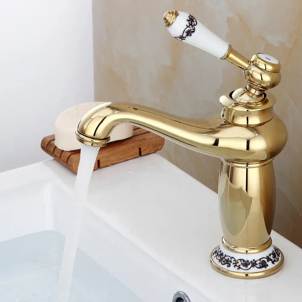 Vintage Luxe Badezimmerarmatur für elegante Interieurs