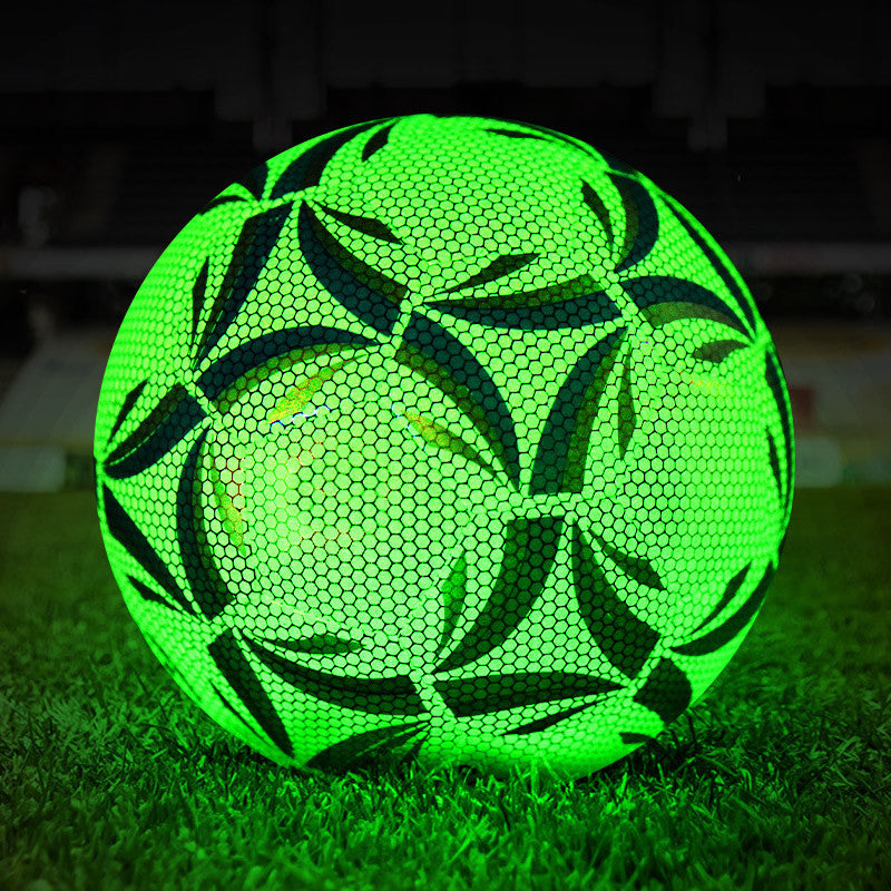 GlowBall - Reflektierender Fußball für nächtliche Spiele und nachhaltigen Spielspaß