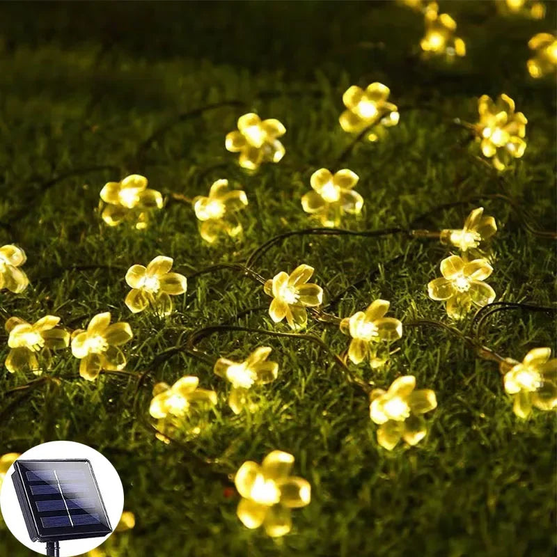 LuxeLumen Gartenblume | Elegante Solarleuchte für einen bezaubernden Garten