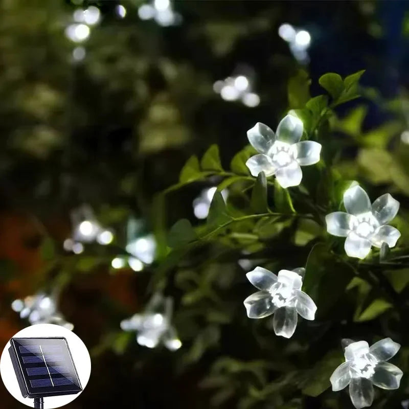 LuxeLumen Gartenblume | Elegante Solarleuchte für einen bezaubernden Garten