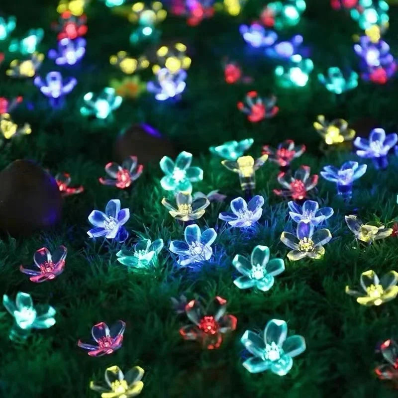 LuxeLumen Gartenblume | Elegante Solarleuchte für einen bezaubernden Garten