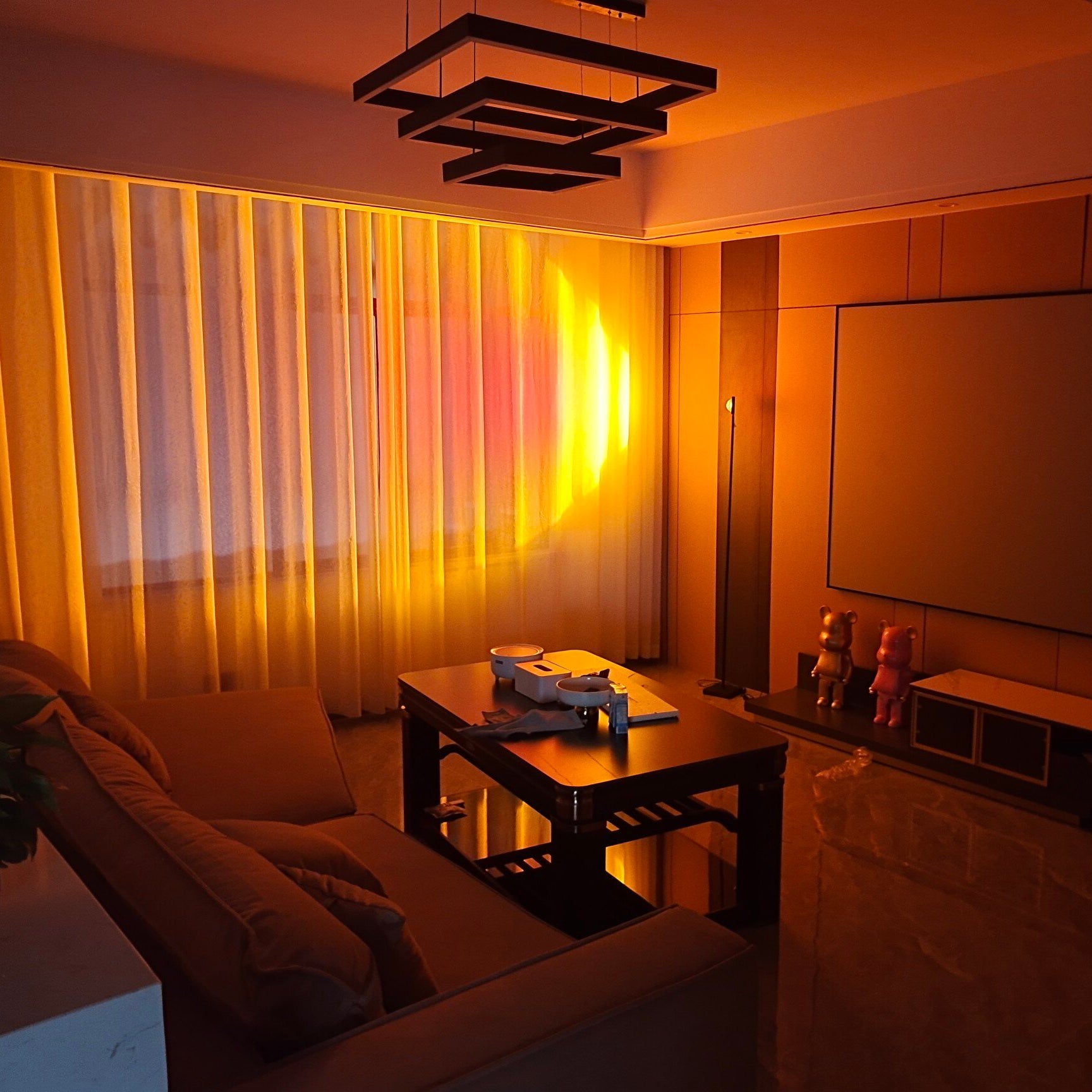 Frendorf | LED Farbprojektor Stehleuchte | Minimalistischer Halo Licht Effekt
