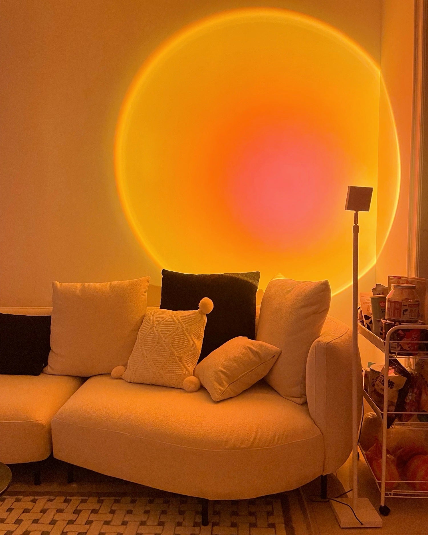 Frendorf | LED Farbprojektor Stehleuchte | Minimalistischer Halo Licht Effekt