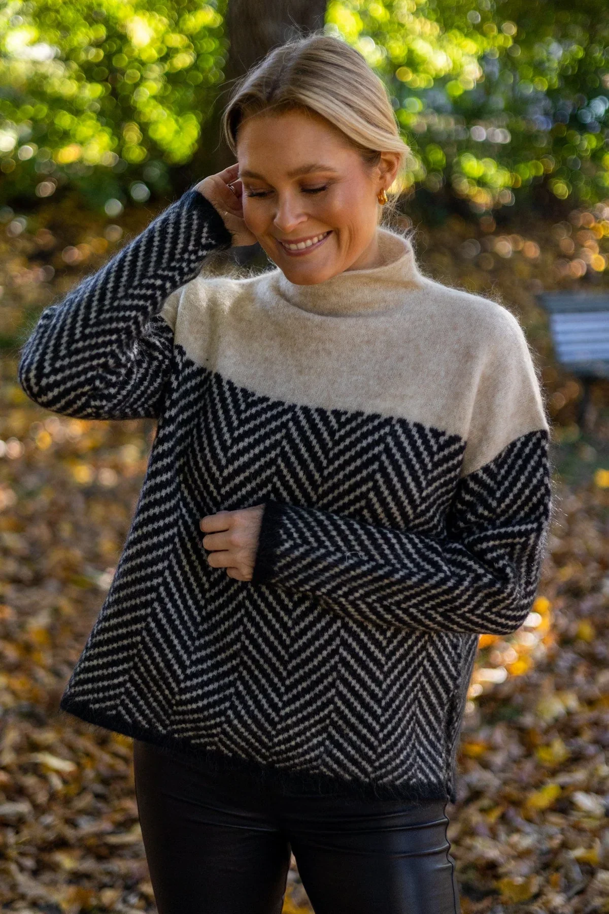 Eireann Luxe Strickpullover | Gemütlicher Rollkragenpullover im Chevron-Muster für stilvolle Wärme