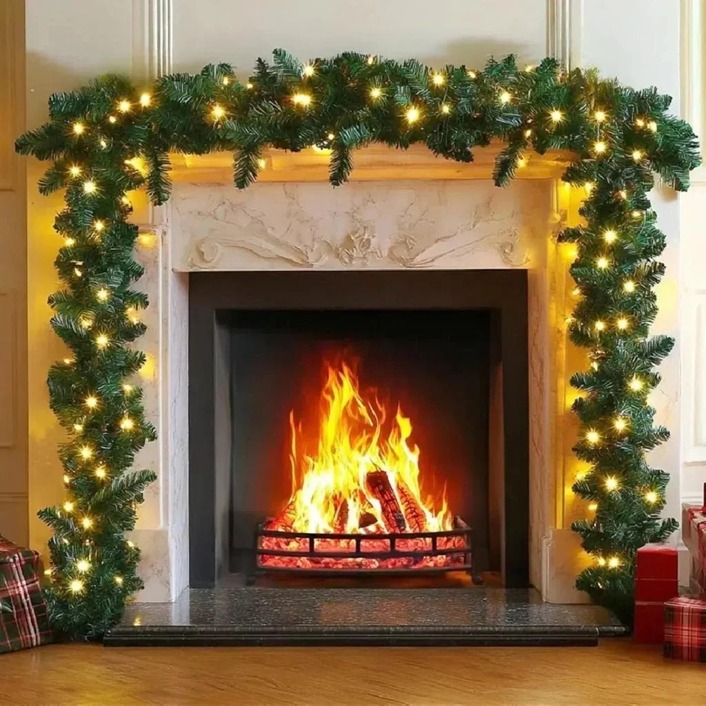 Weihnachtsgirlande mit warmweißer LED-Beleuchtung – 2,7 Meter Tannengrün