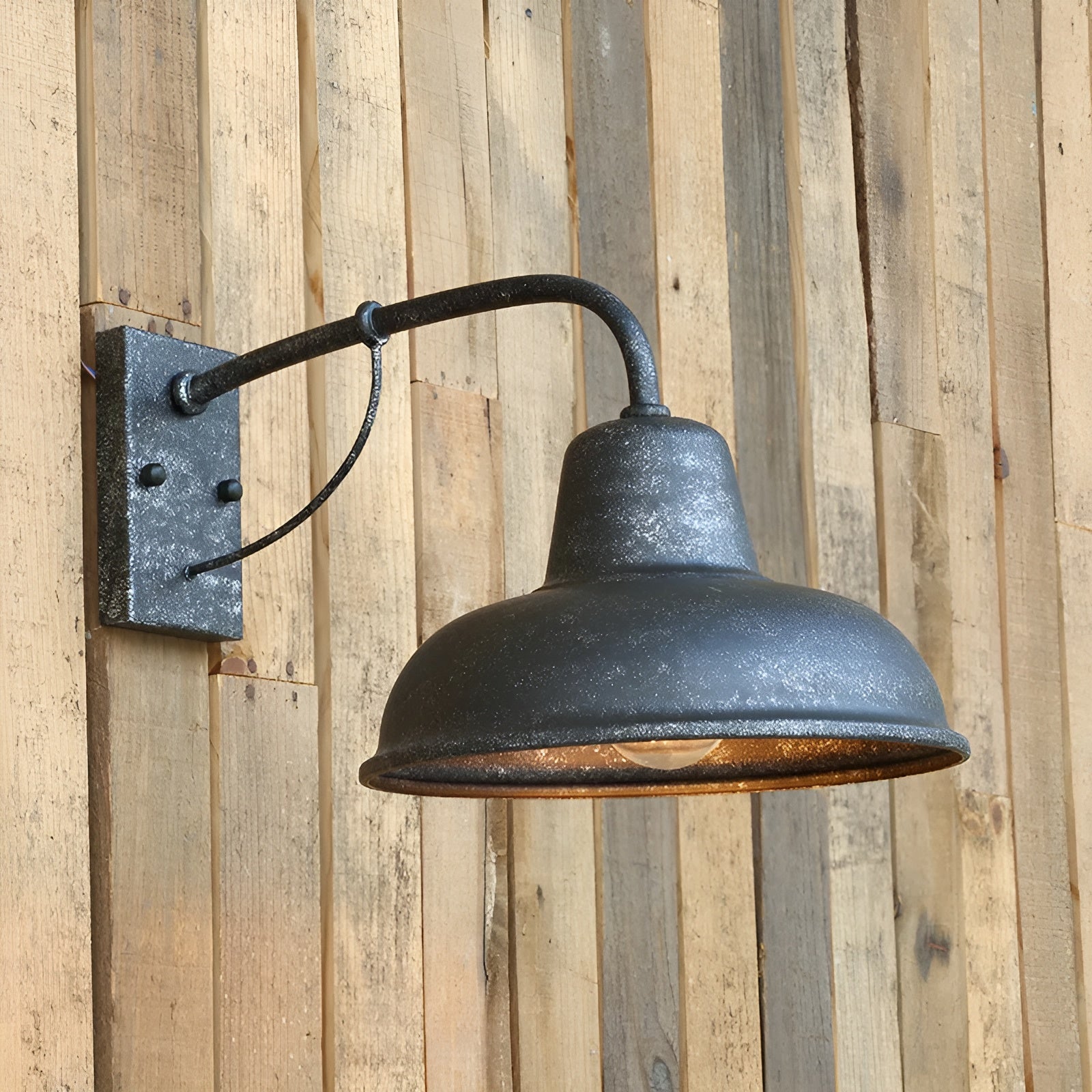 Rustikale Eisen Wandleuchte - Vintage Außenbeleuchtung