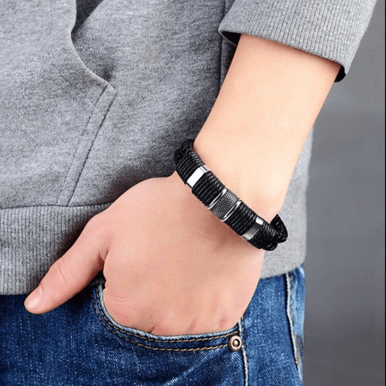 Armband im geflochtenen Lederstil