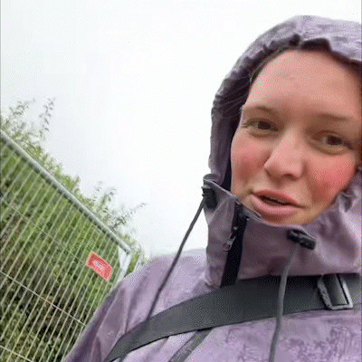 Wasserdichte Damenregenjacke mit Kapuze – Atmungsaktiv und Leicht