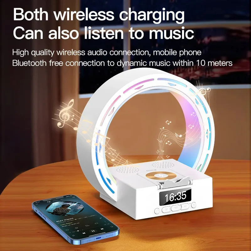 4-in-1 Bluetooth-Lautsprecherlampe mit Ladepad und Wecker